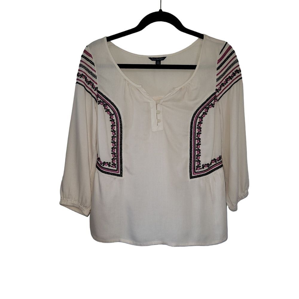 American Eagle lightweight‎ & embroidered cream shirt size Medium